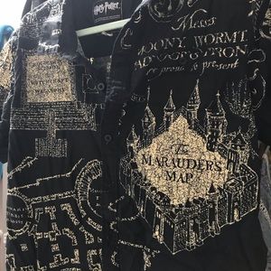 HP Collection, button down short sleeve top